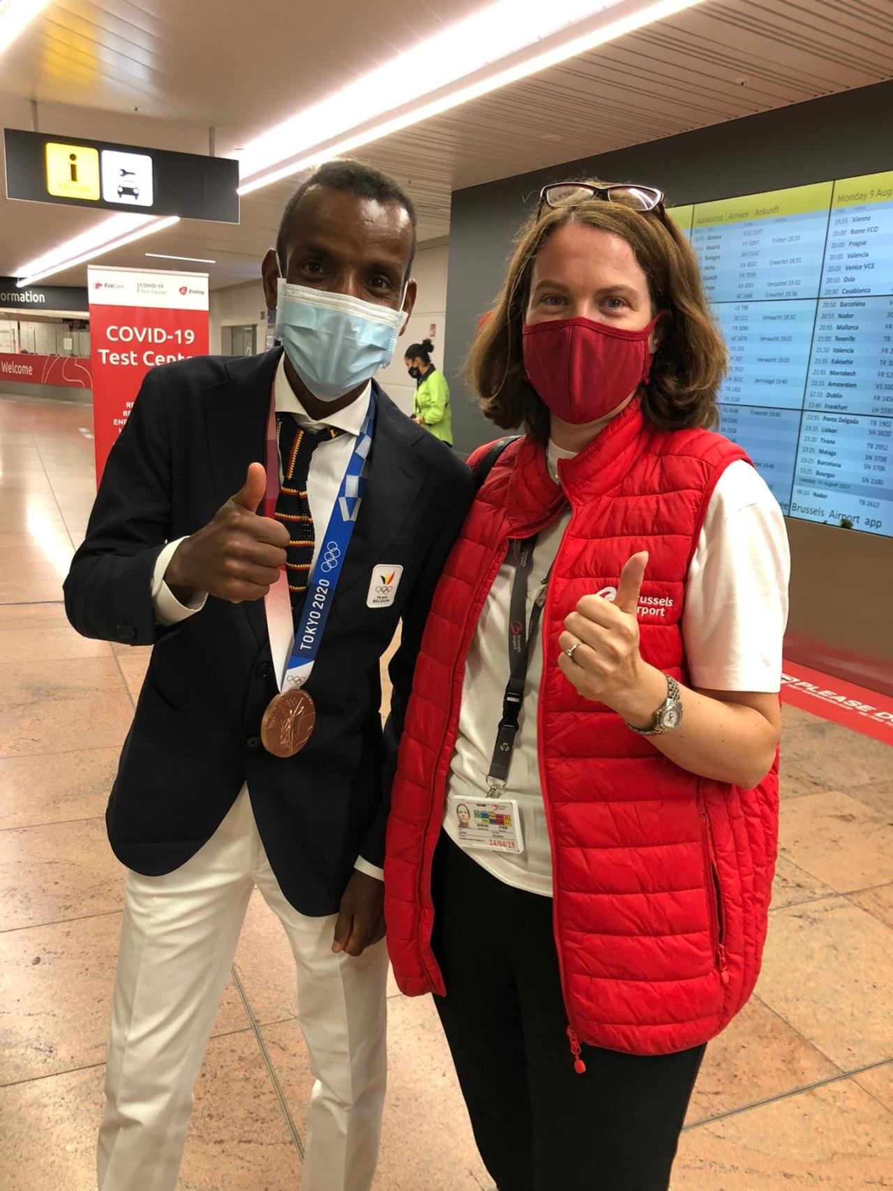 20220728 Bashir Abdi en Geraldine Jacobs op Brussels Airport 