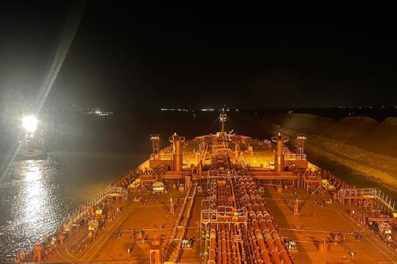 20220901 Suezkanaal olietanker 'Affinity V' vastgelopen