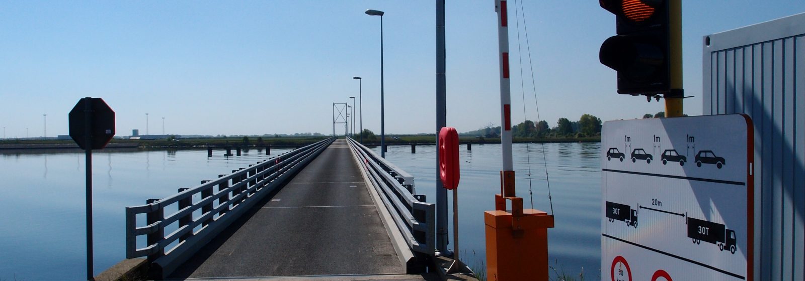 smalle brug Verbindingsdok Zeebrugge