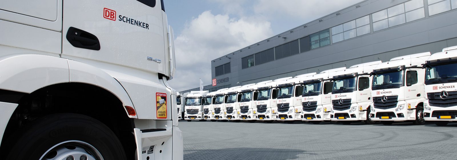 DB Schenker Benelux zet Mercedes-Benz Actros-trucks in voor distributie