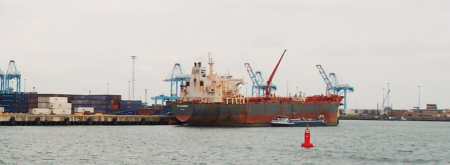 Tanker 'PS Queen' in Zeebrugge