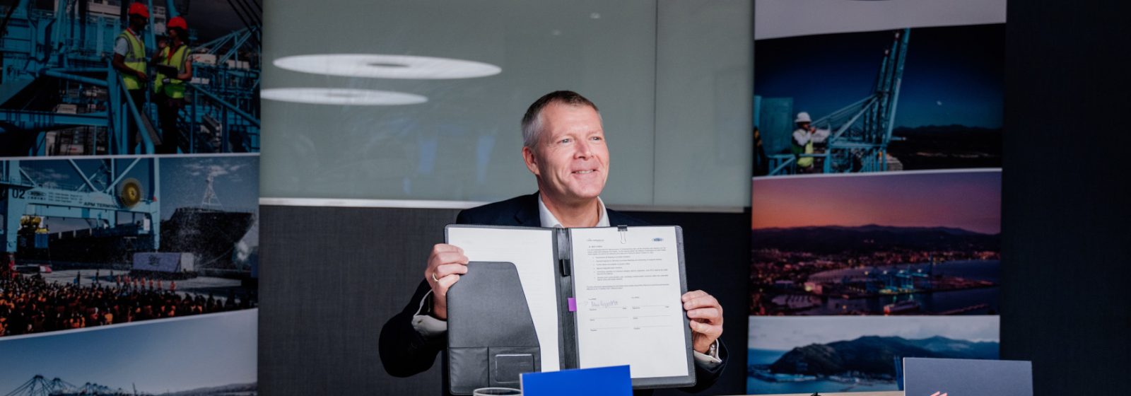 Morten Engelstoft, CEO van APM Terminals, tijdens de virtuele ondertekening van de samenwerking met ZPMC