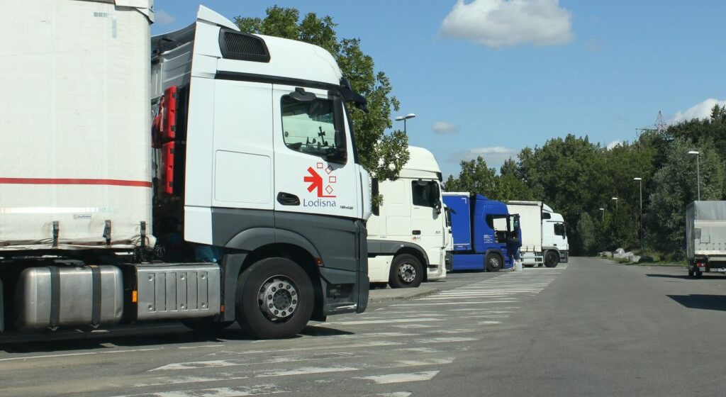 Illustratiebeeld vrachtwagenparking