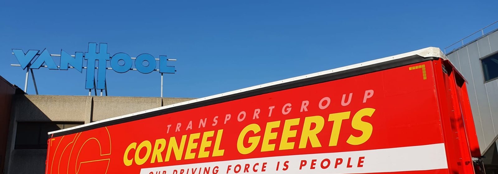 Corneel Geerts bestelde twintig opleggers bij Van Hool