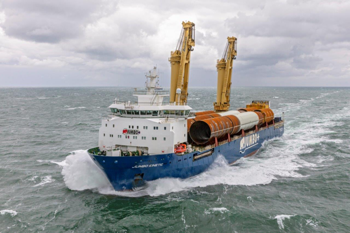 Nederlandse rederij Jumbo Shipping vervoert onderdelen voor windmolens