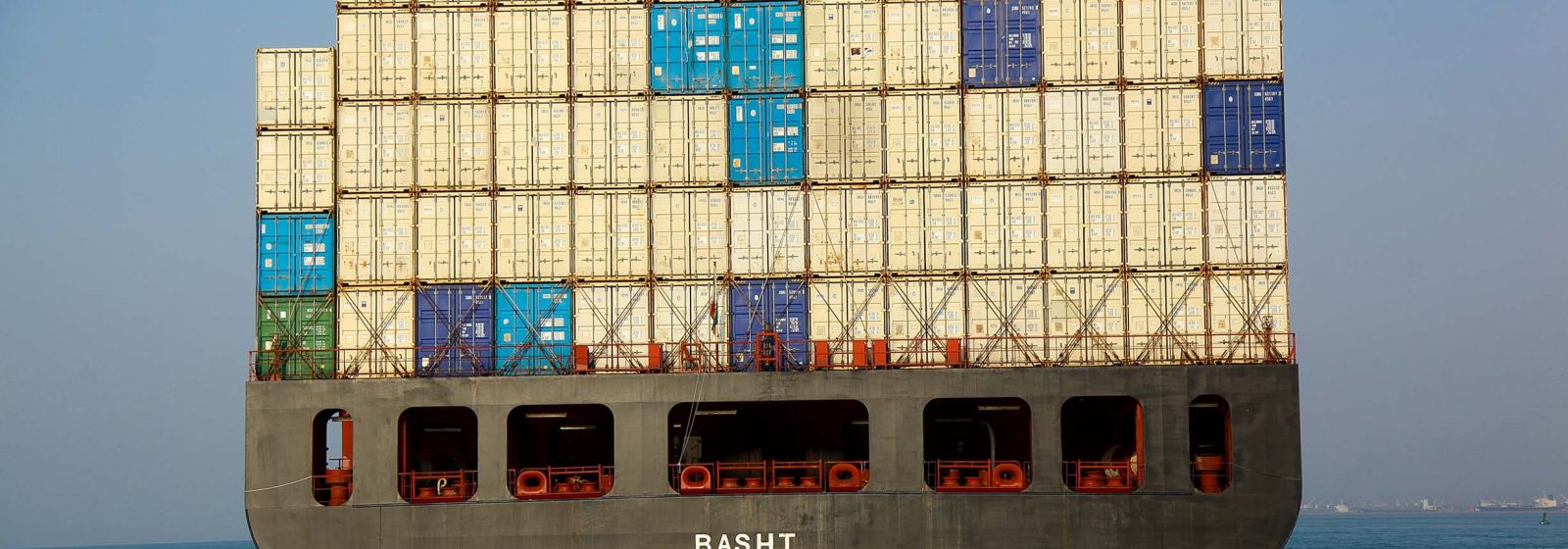 Containerschip 'Basht' (5.125 teu) van de Iraanse staatsrederij IRISL