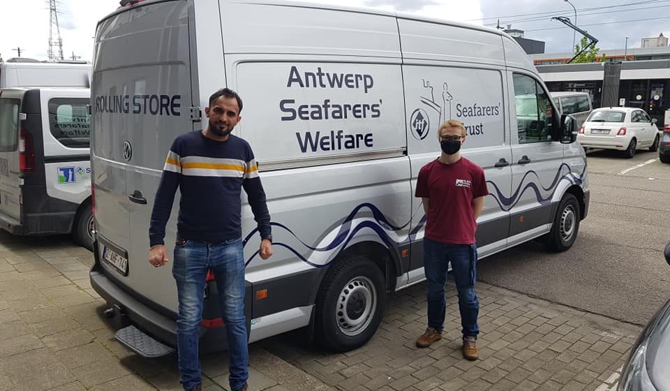 Nieuwe 'rijdend' winkeltje van de Antwerpse Zeemansmissie