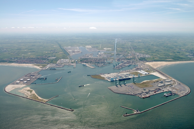 Luchtfoto haven Zeebrugge