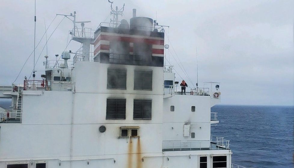 Brand aan boord van containerschip 'NYK Delphinus'