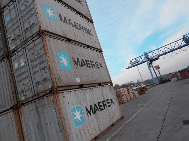 Containerdepot Maersk op Garocentre Terminal van Duferco Logistique in La Louvière