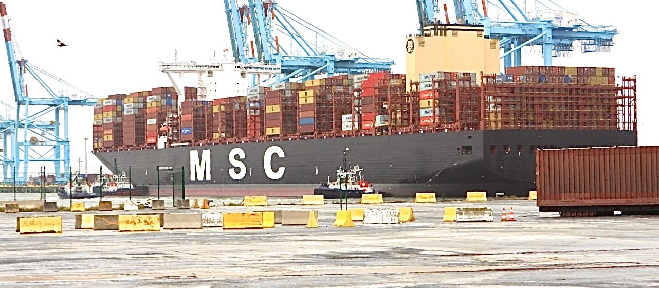 De 'MSC Amelia' (23.782 teu) bij aankomst in Zeebrugge