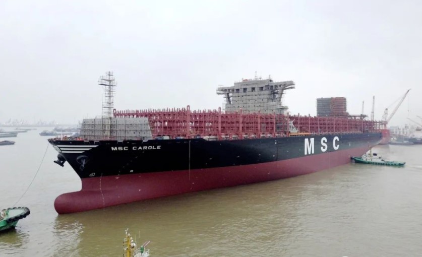 De 'MSC Carole' (12.108 teu) bij het uitdokken bij Yangzijiang Shipbuilding