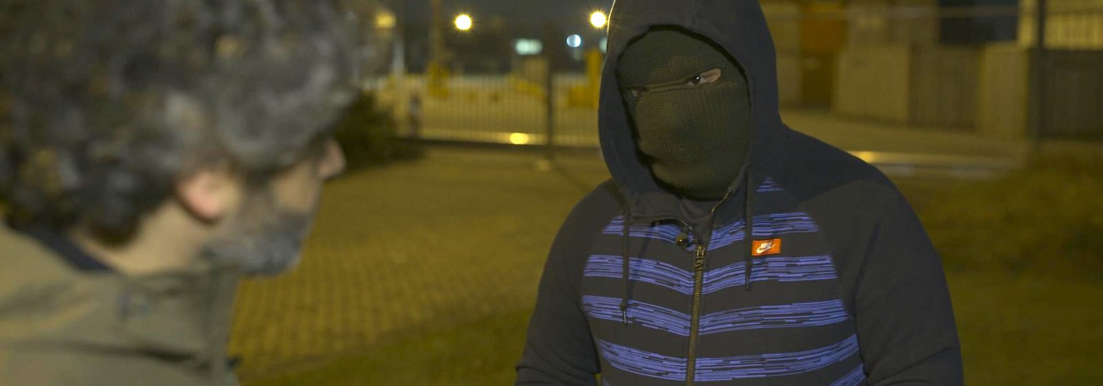Een drugsuithaler in de Rotterdamse haven vertelt op tv over zijn activiteiten.