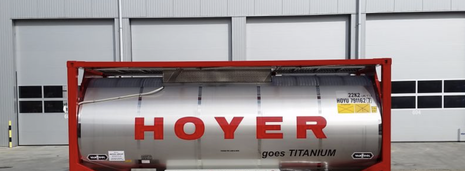 Titanium tankcontainer van Duitse chemielogistieker Hoyer en Belgische trailerbouwer Van Hool