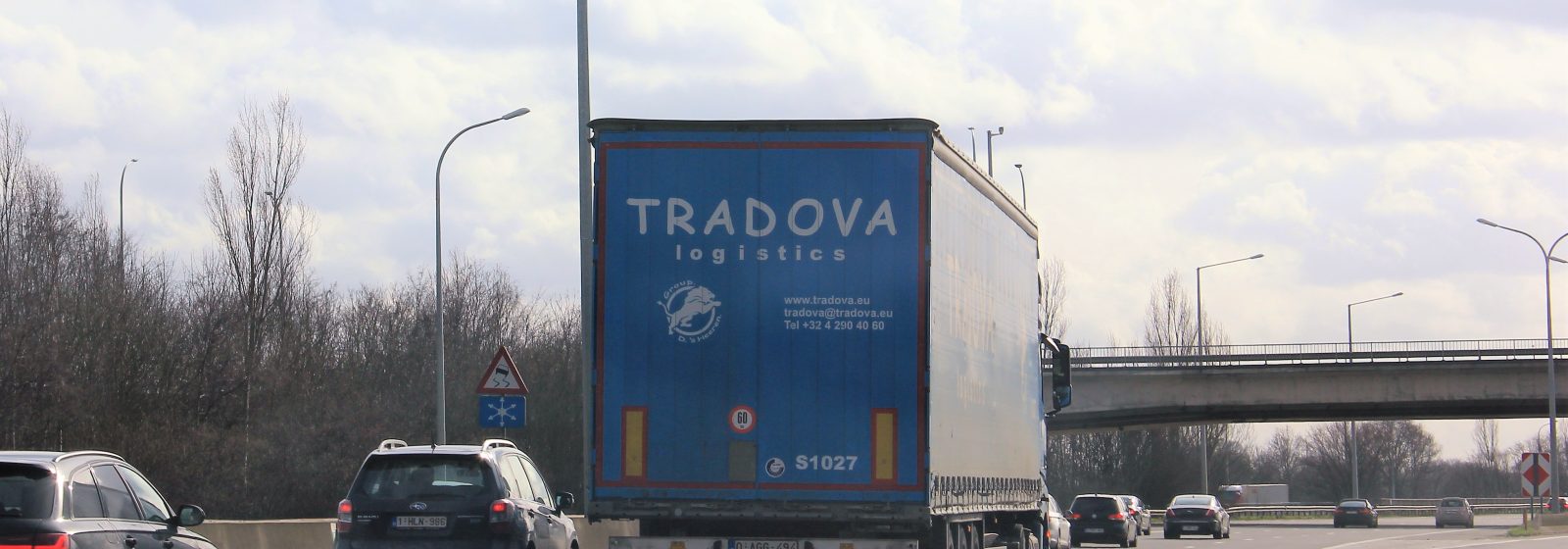Vrachtwagen Tradova