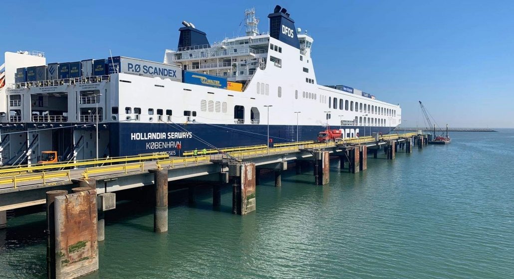 De 'Hollandia Seaways' van DFDS bij zijn maidencall aan de PSA-terminal in Zeebrugge