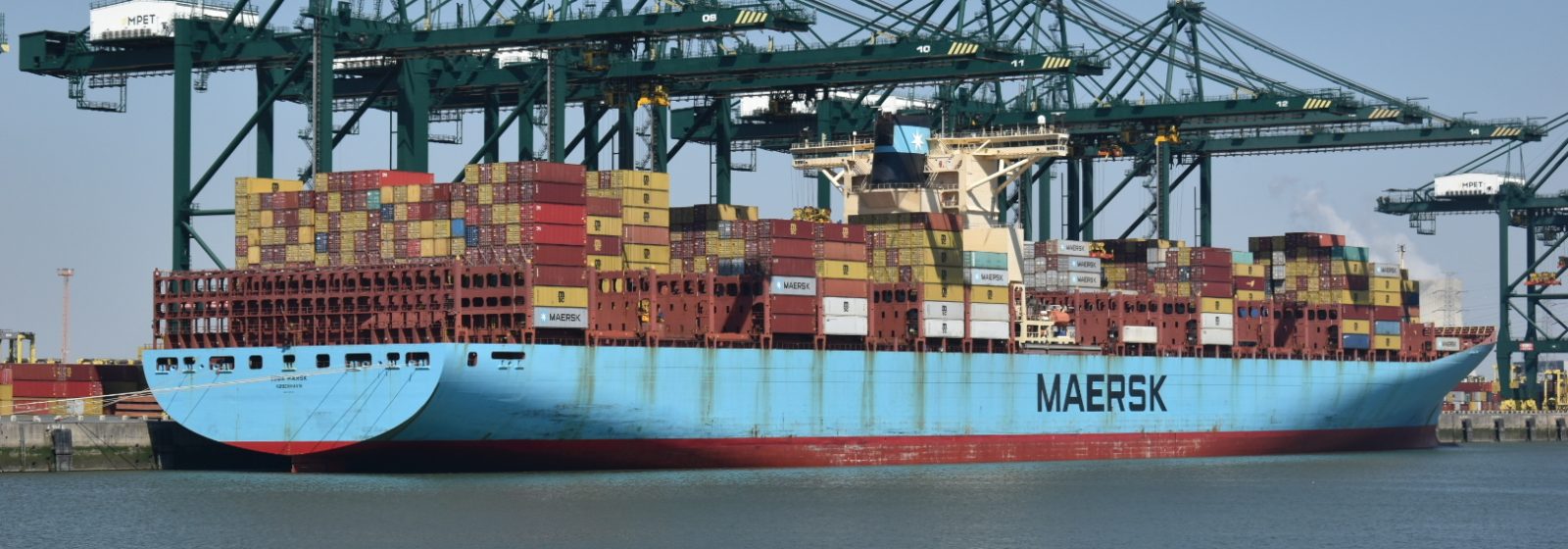 De 'Ebba Maersk' (17.816 teu) bij MPET
