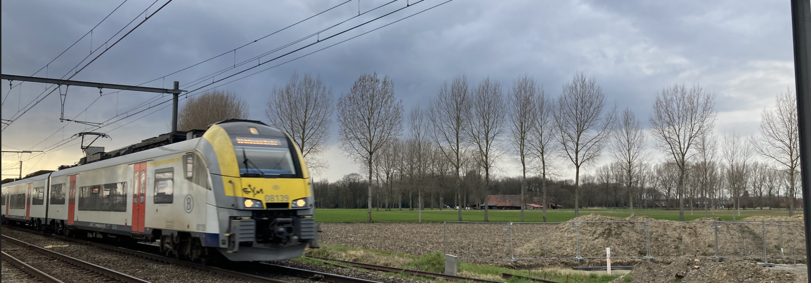 Treinstel op de lijn Antwerpen-Gent
