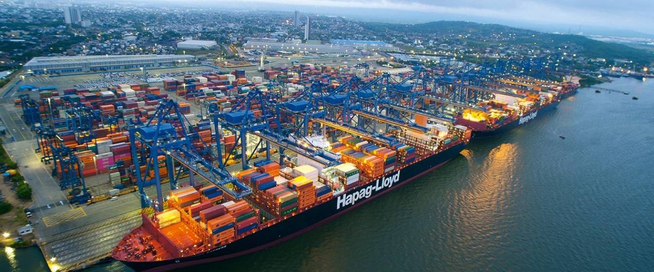 Containerschepen van Hapag-Lloyd in Cartagena