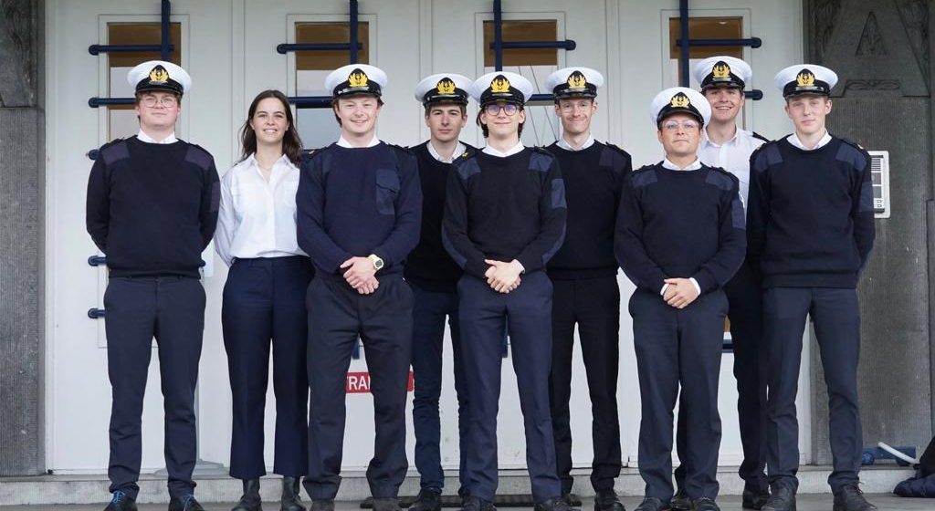 Studenten Antwerp Maritime Academy die deelnemen aan Sailing for Students.