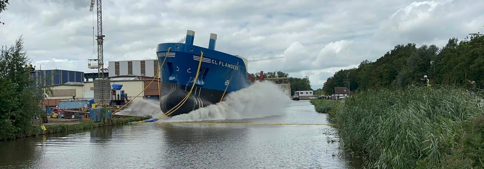 Tewaterlating van het nieuwbouwschip 'CL Flanders' van Conti-Lines Coastal in Groningen