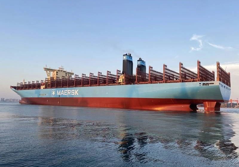 De 'Mary Maersk' (19.076 teu) met verhoogde 'lashing bridges'