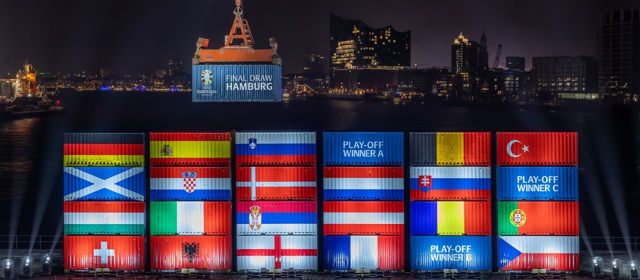 Containerinstallatie EURO 24 in de haven van Hamburg