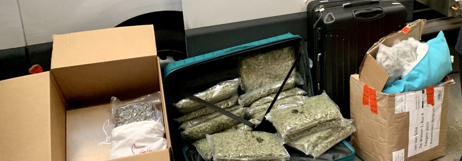 Inbeslaggenomen drugs in post- en koerierszendingen en bagage in Brussels Airport
