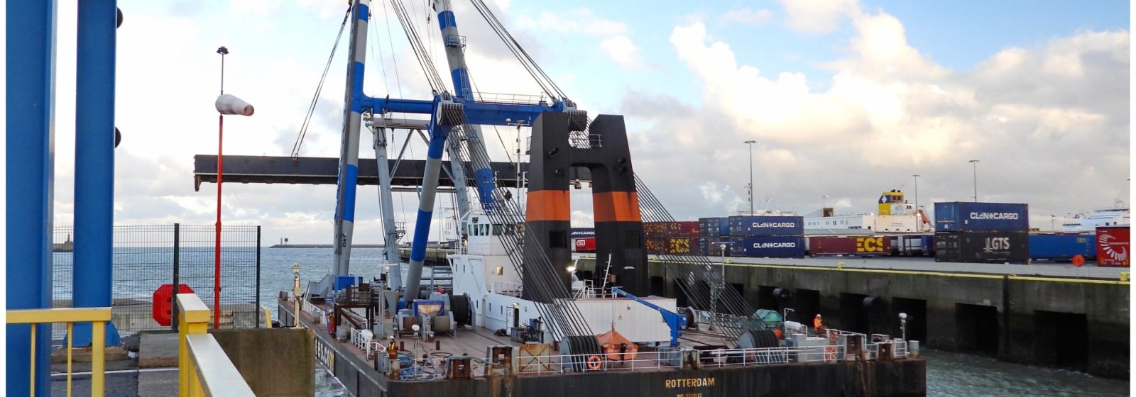 Hefschip 'Matador 3' in Pierre Vandammesluis Zeebrugge