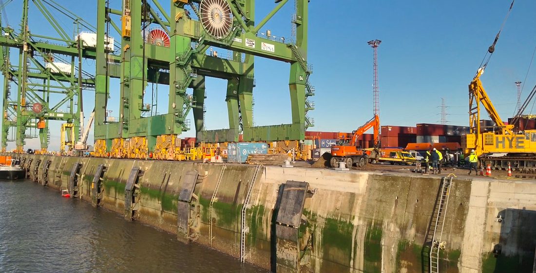 Bolders met capaciteit van 250 ton op de Noordzee Terminal van PSA Antwerp