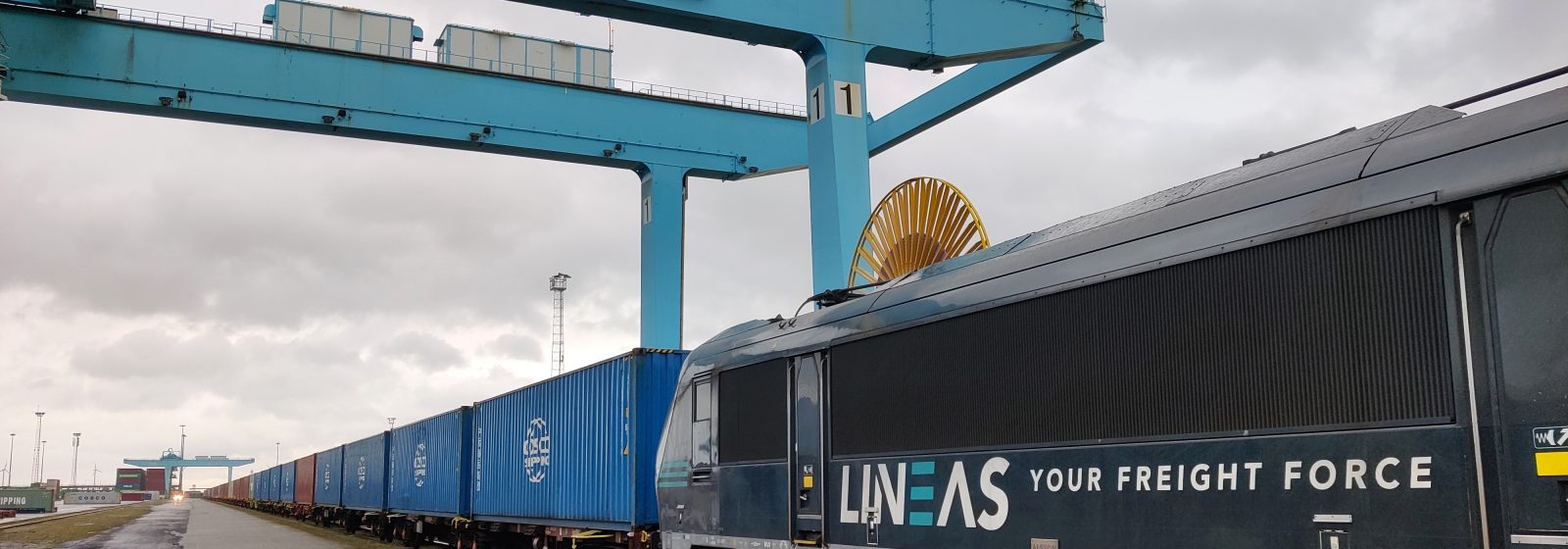 Trein van Lineas en COSCO Shipping Lines bij CSP Zeebrugge