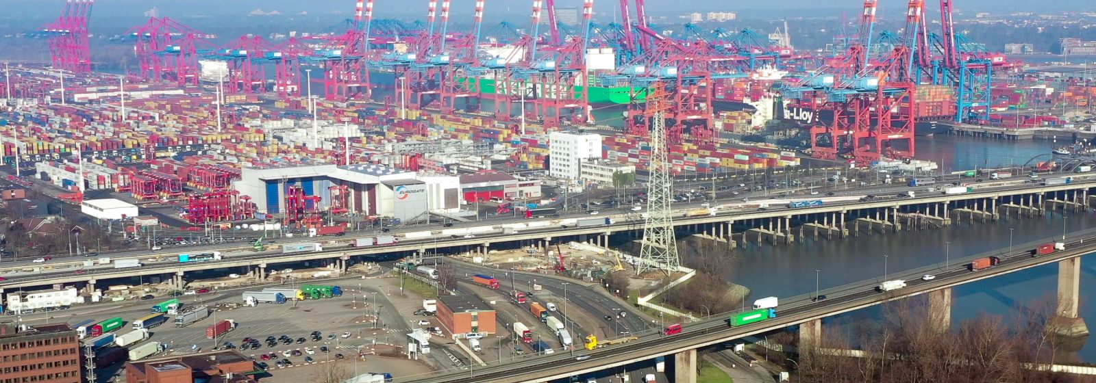 In 2023 behandelden de terminals in de haven van Hamburg in totaal 114,3 miljoen ton goederen.