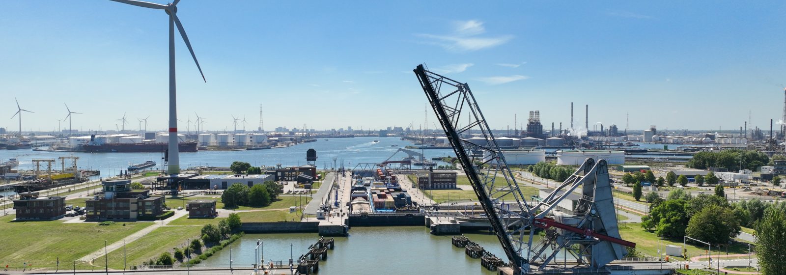 Van Cauwelaertsluis in de haven van Antwerpen