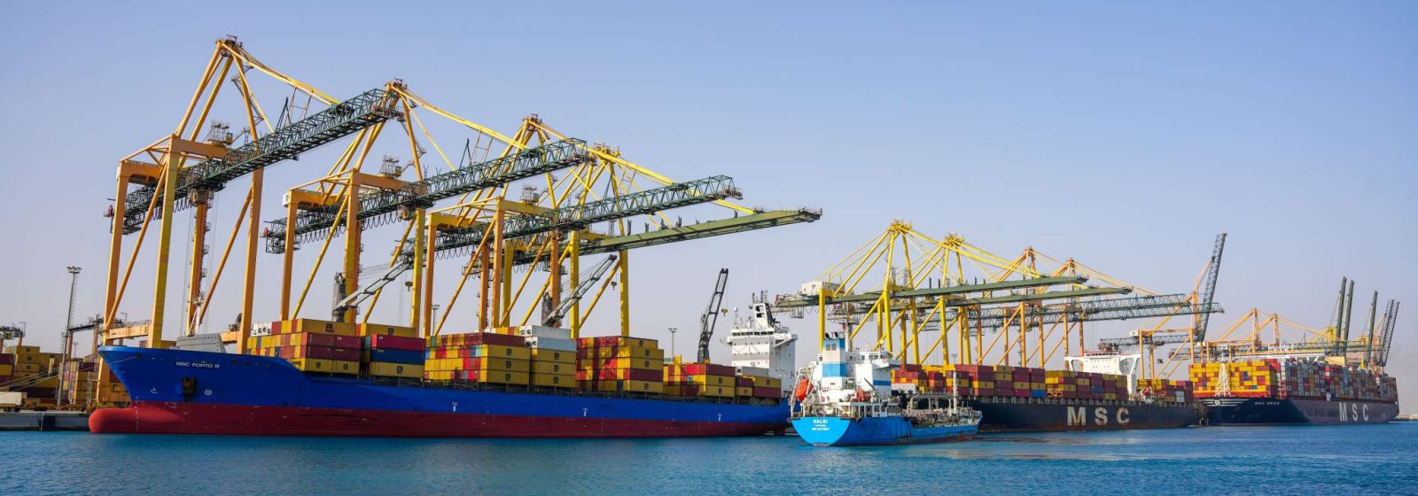Containerschepen in King Abdullah Port