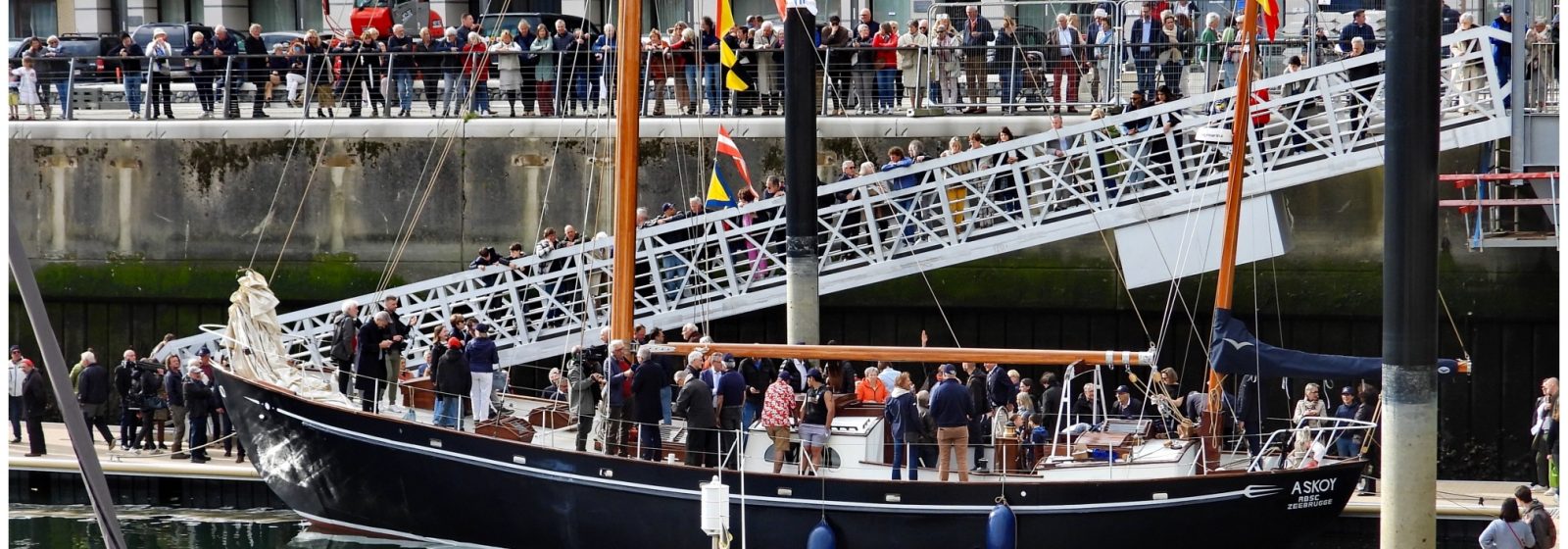 Doop gerestaureerd zeiljacht 'Askoy II' van Jacques Brel in Zeebrugge